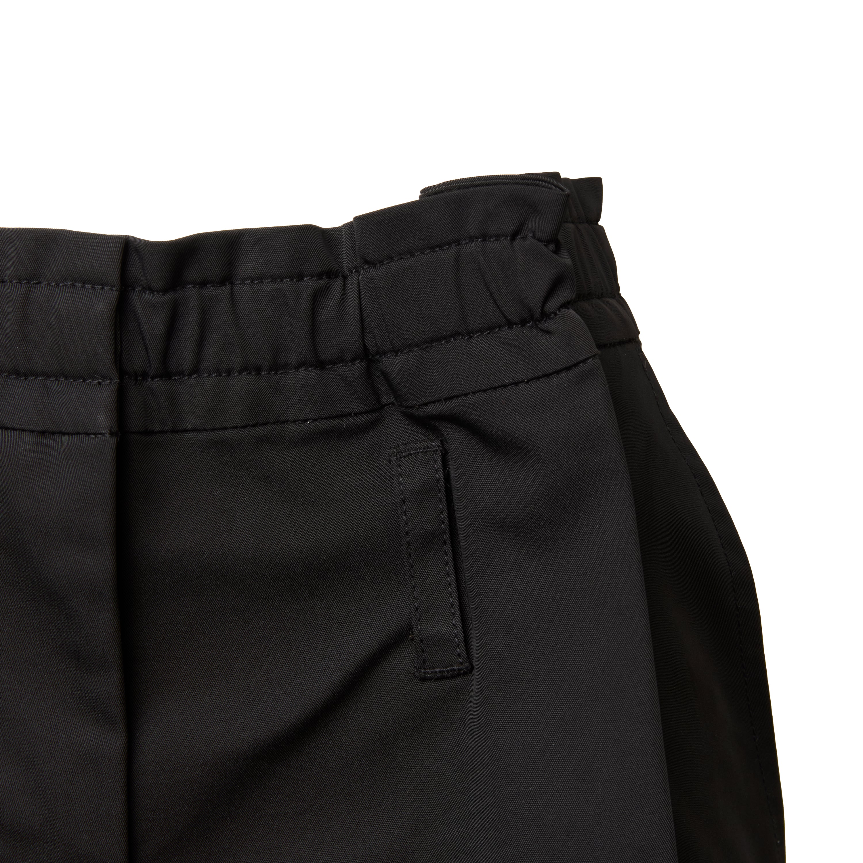 Tuck Short Pants
