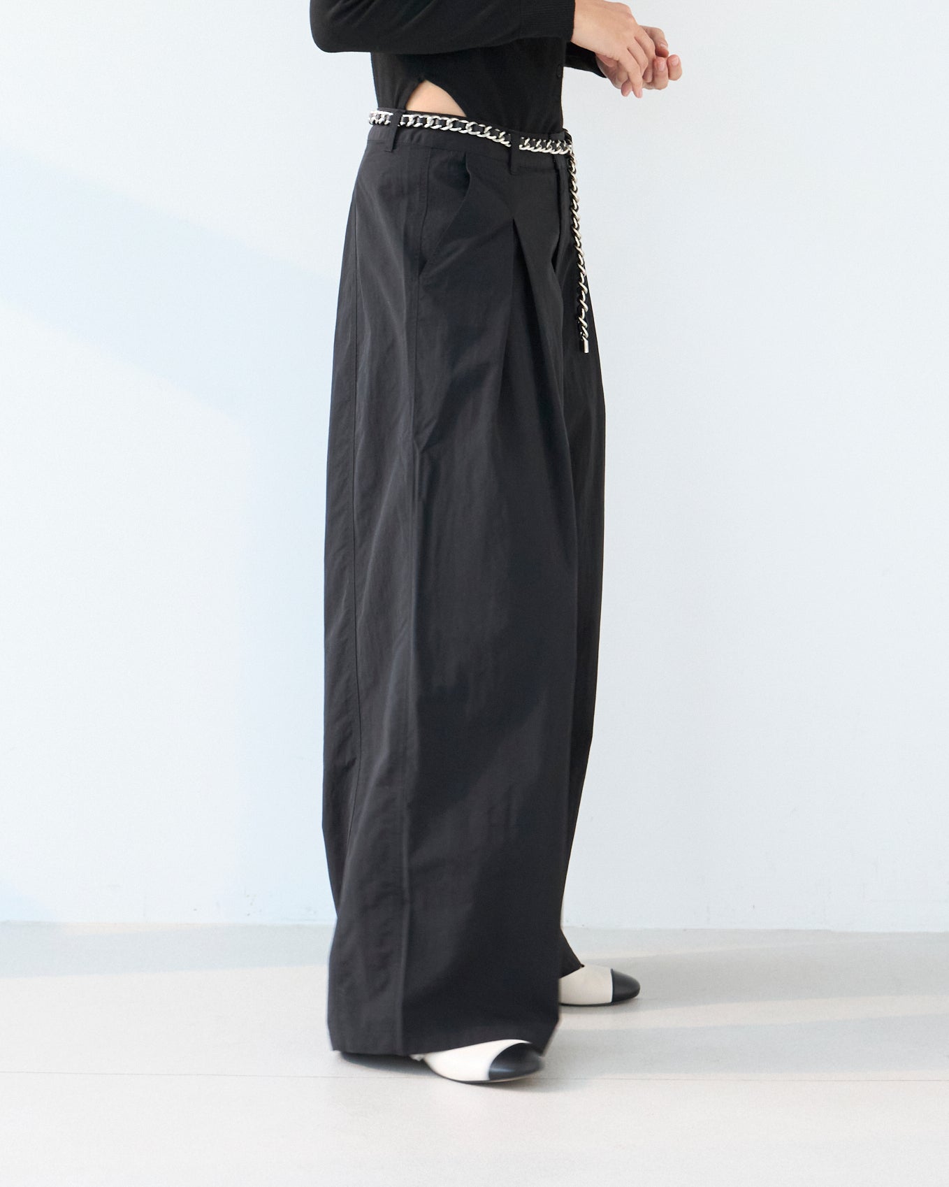 Nylon Tuck Wide Pants