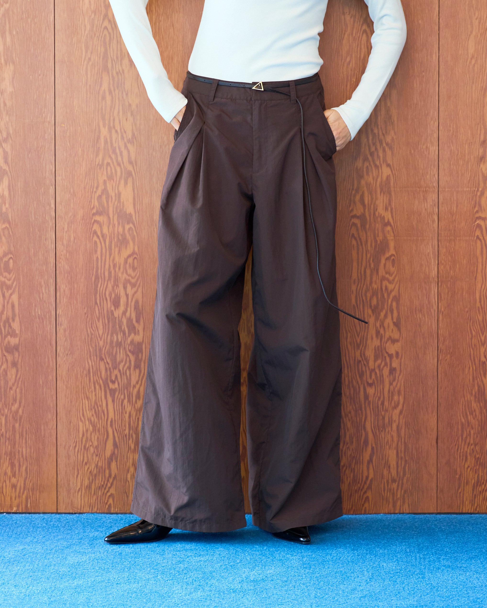 Nylon Tuck Wide Pants