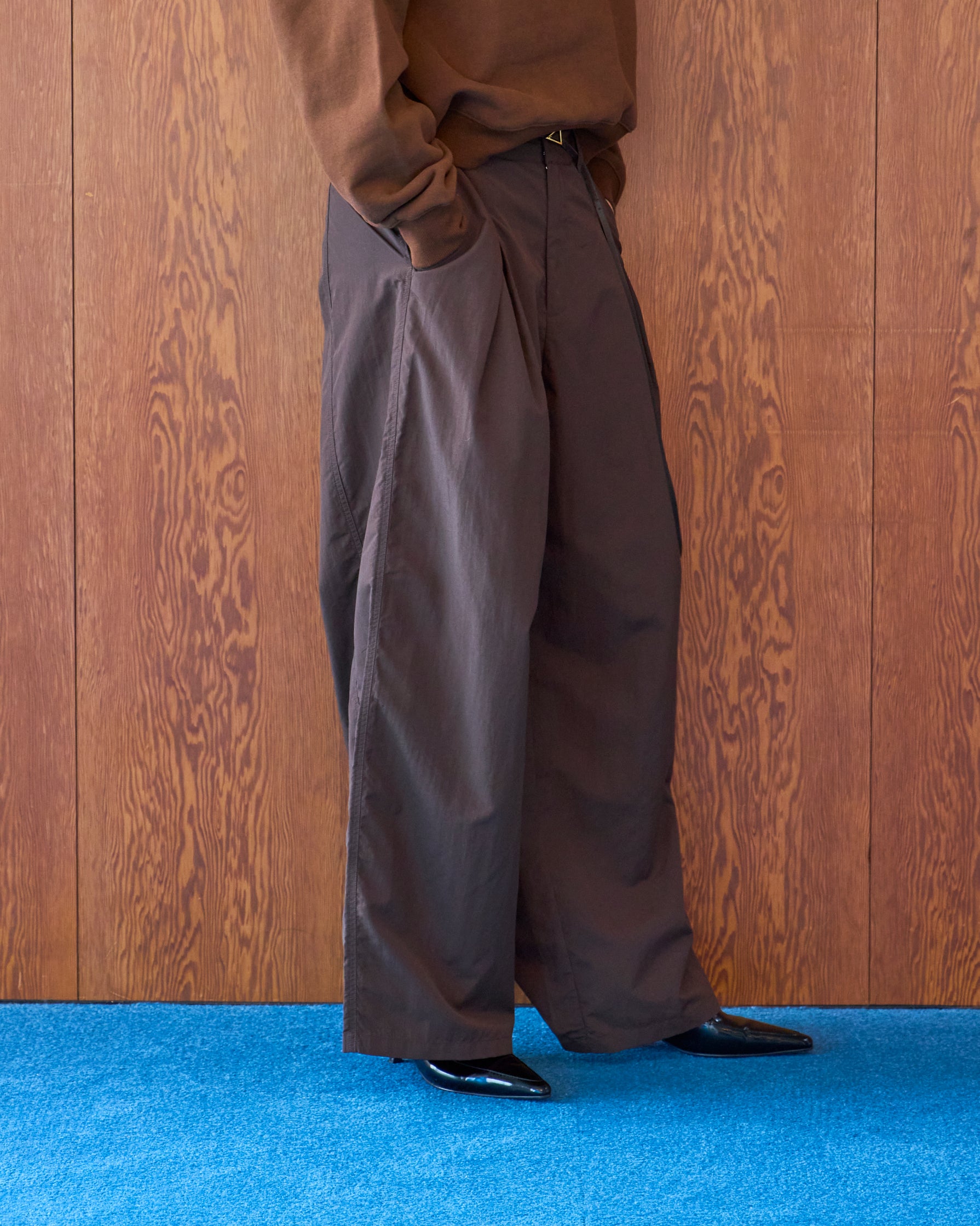 Nylon Tuck Wide Pants