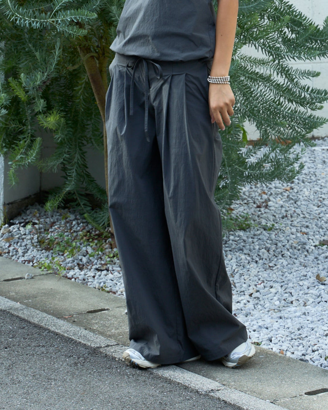Nylon Tuck Pants